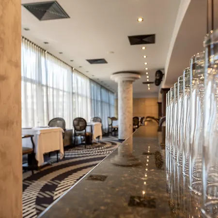 Vega Mini Bar Complimentary For Guests Staying Between 15 Jan - 15 Feb 2026 Szálloda 4*