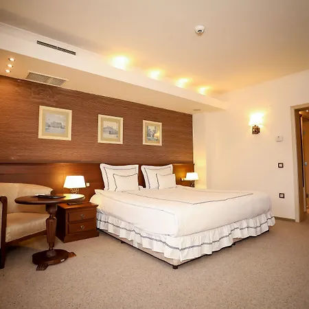 Vega Mini Bar Complimentary For Guests Staying Between 15 Jan - 15 Feb 2026 索菲亞